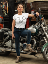 Load image into Gallery viewer, Chrono In Action (Daytona) Unisex Tee Blanc